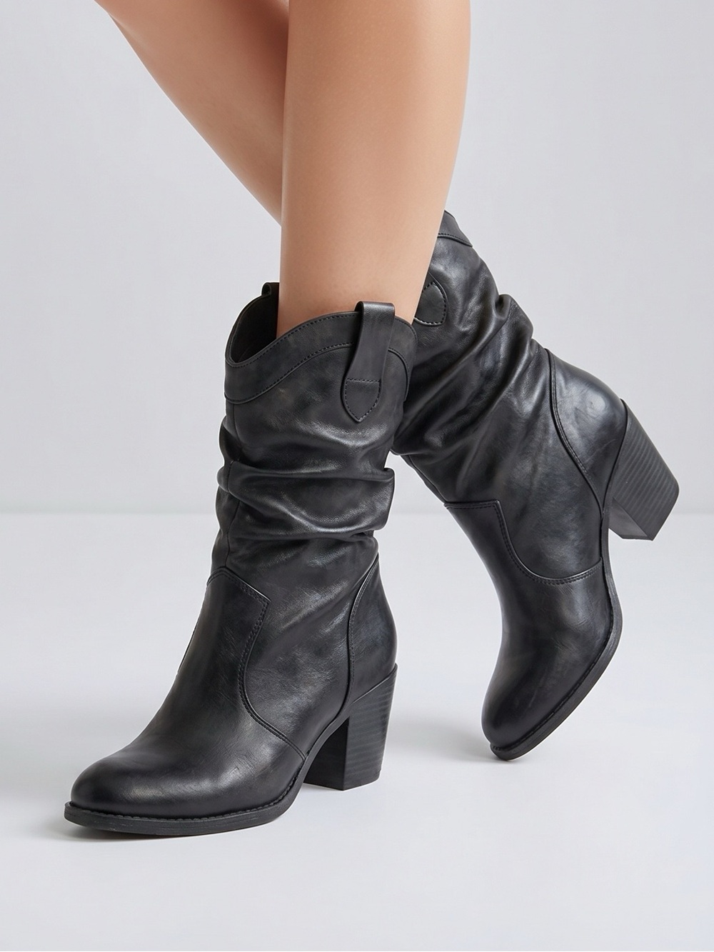 BLACK SCRUNCHED COWBOY BOOTS 2.5” HEEL SIZE 8.5